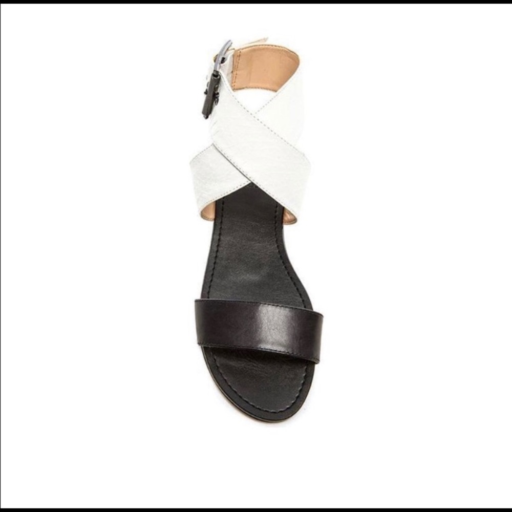 VINCE CAMUTO Maren Black & White Leather sandals